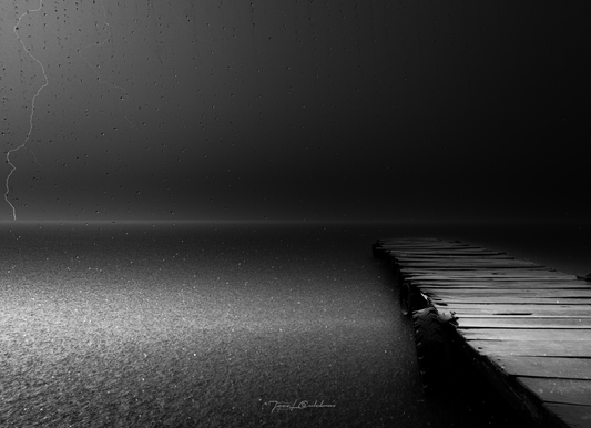 Relampago del Catatumbo Desde el muelle by Jose Culebras